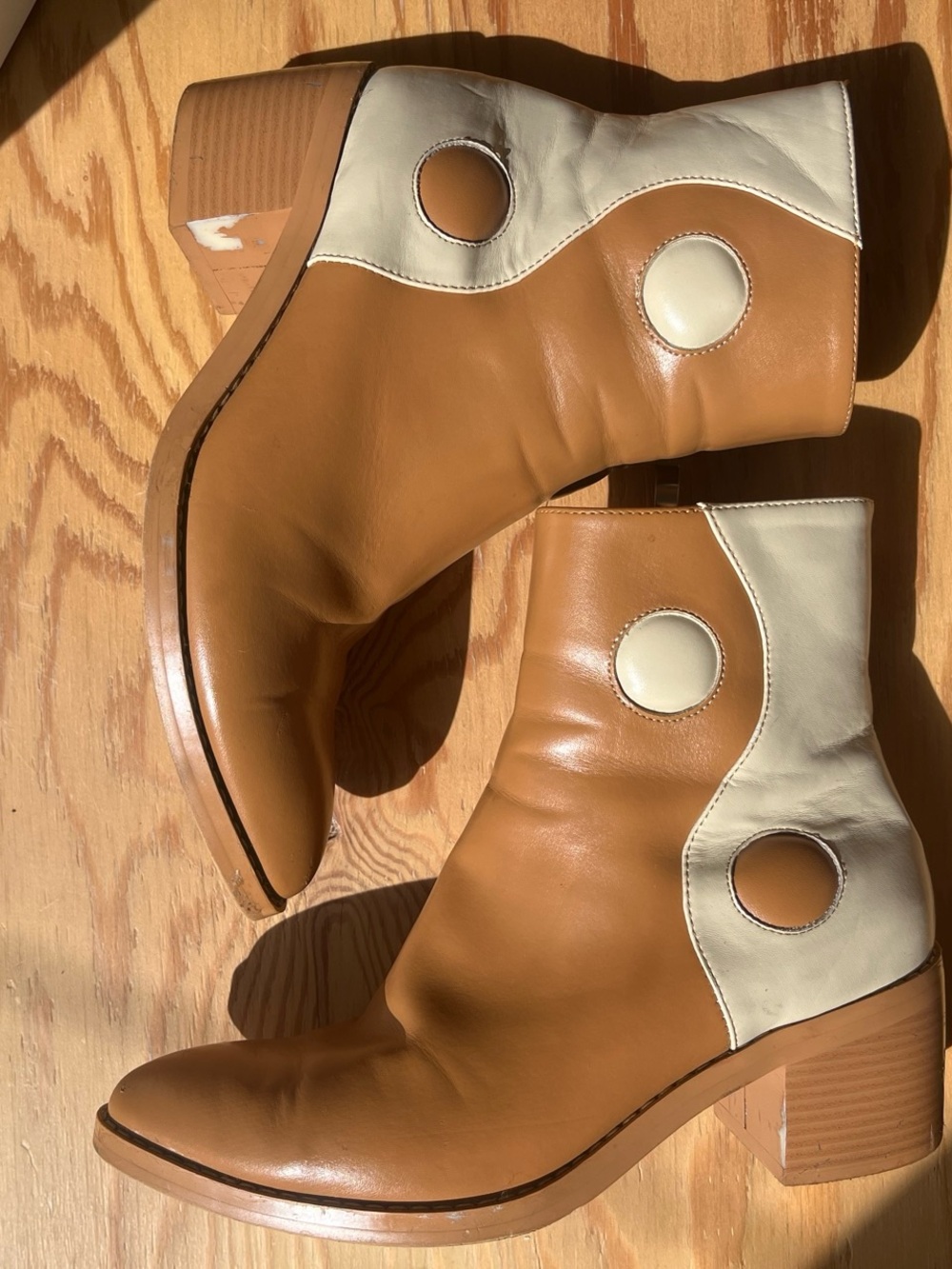 RARE women’s vegan leather “finding balance” boots